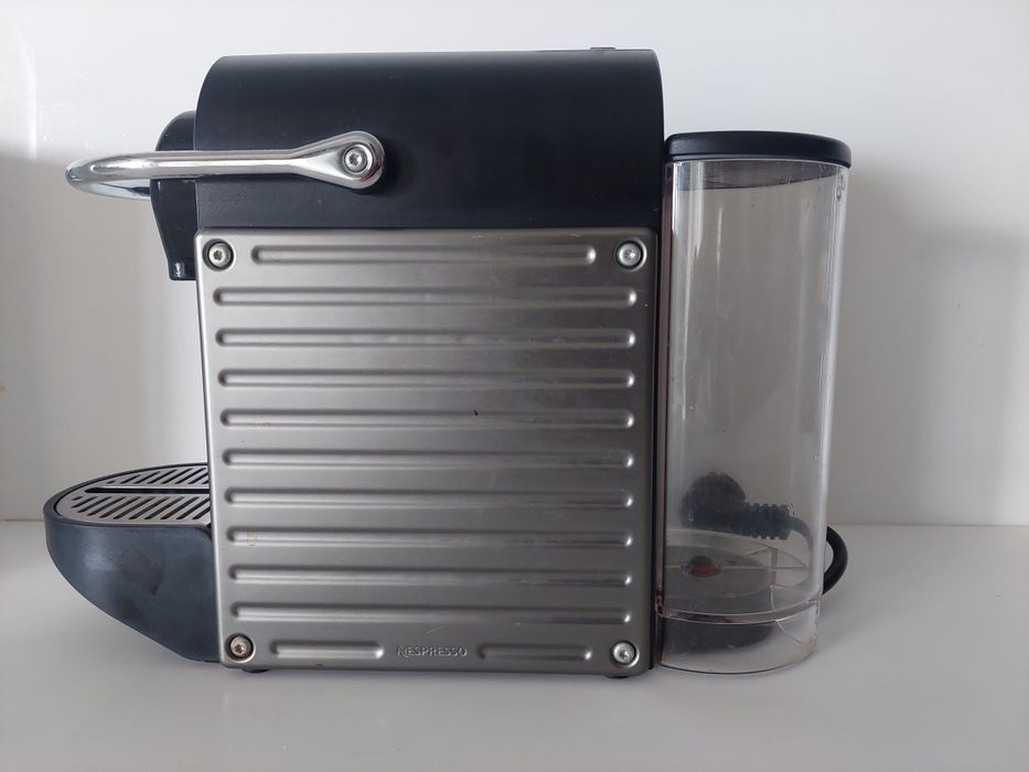 Máquina café Nespresso Pixie