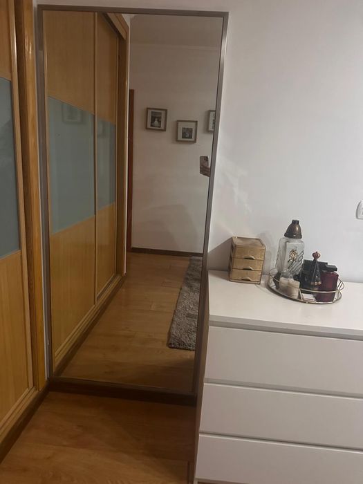 Espelho com moldura em prata