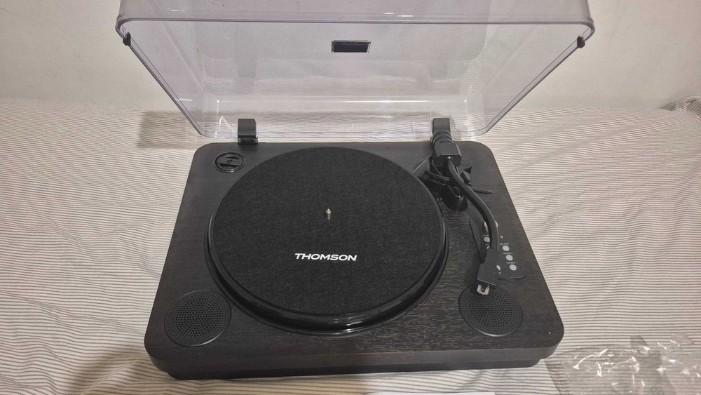 Gira-discos Thomson TT650BT | Bluetooth, Colunas Integradas