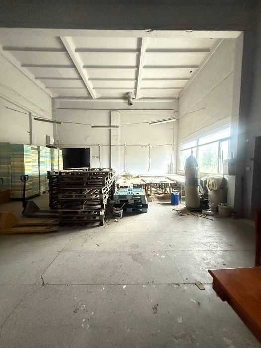 Здається виробниче або складське приміщення 800 кв.м. добрий стан.