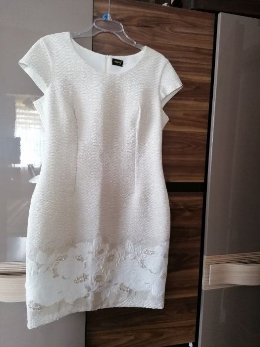 sukienka kremowa ecru wesele świadkowa złota róże ślub cywilny komunia