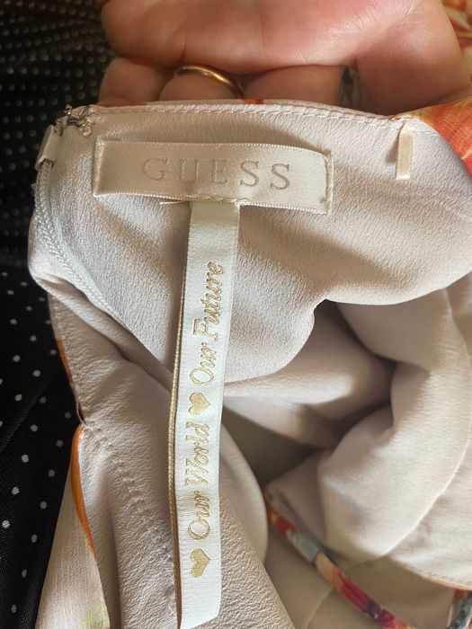 Deslumbrante vestido da prestigiada marca Guess