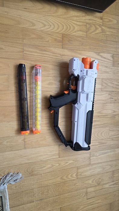 Pistolet Nerf Rival Hera + 1 dodatkowy magazynek + 24 kulki