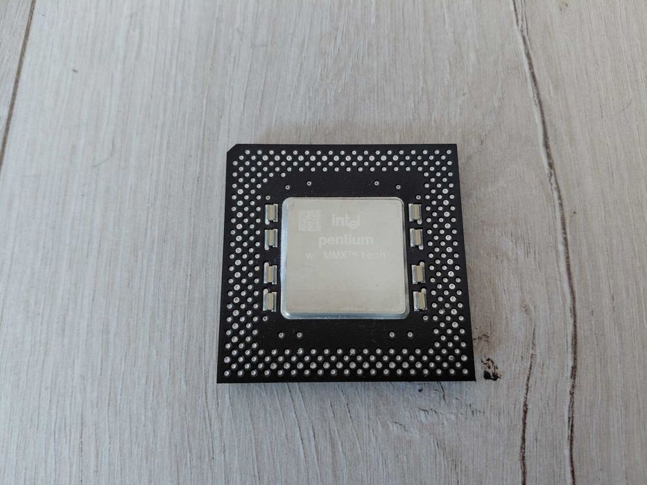 INTEL Pentium MMX 200MHz Socket7