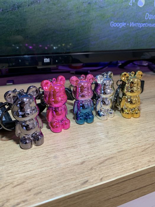 Брелок для ключей с лентой и карабином медвежонок bearbrick