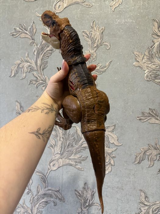 Фірмовий динозавр