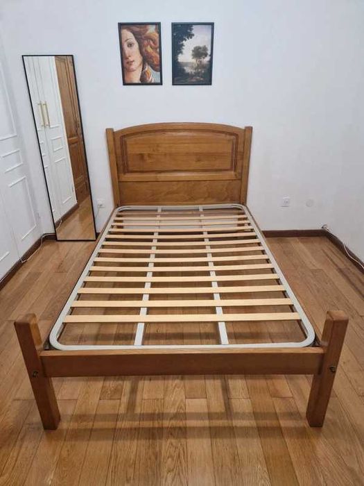 Cama de madeira corpo e meio com estrado