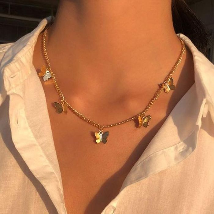 Цепочка з метеликами