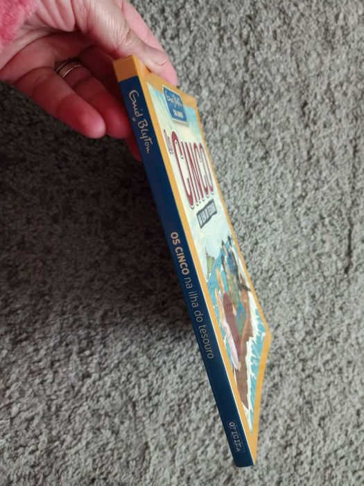 Livro Os Cinco Na Ilha do Tesouro - Enid Blyton