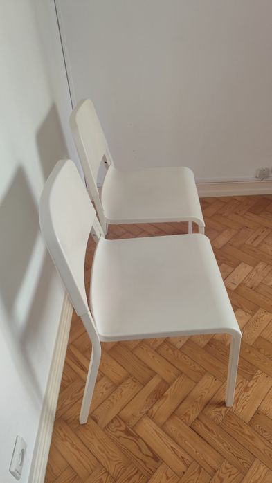 2 Cadeiras IKEA brancas