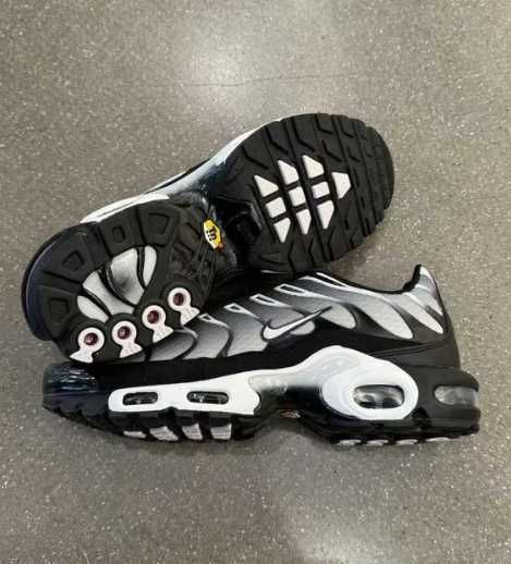 Air Max TN Plus metaliczne srebro R.41