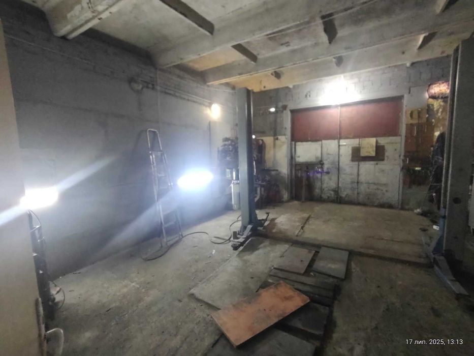 Гараж СТО Техстанція Великий ДВА сусідні Троєщина 11.60х11.40м 132квм