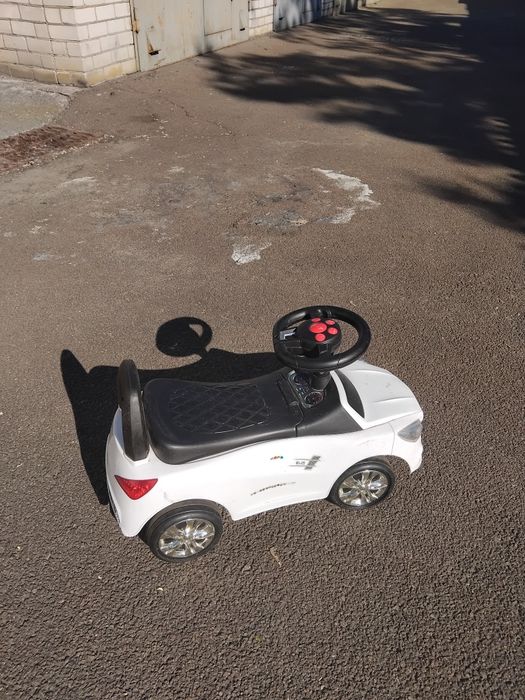 Дитячий автомобіль