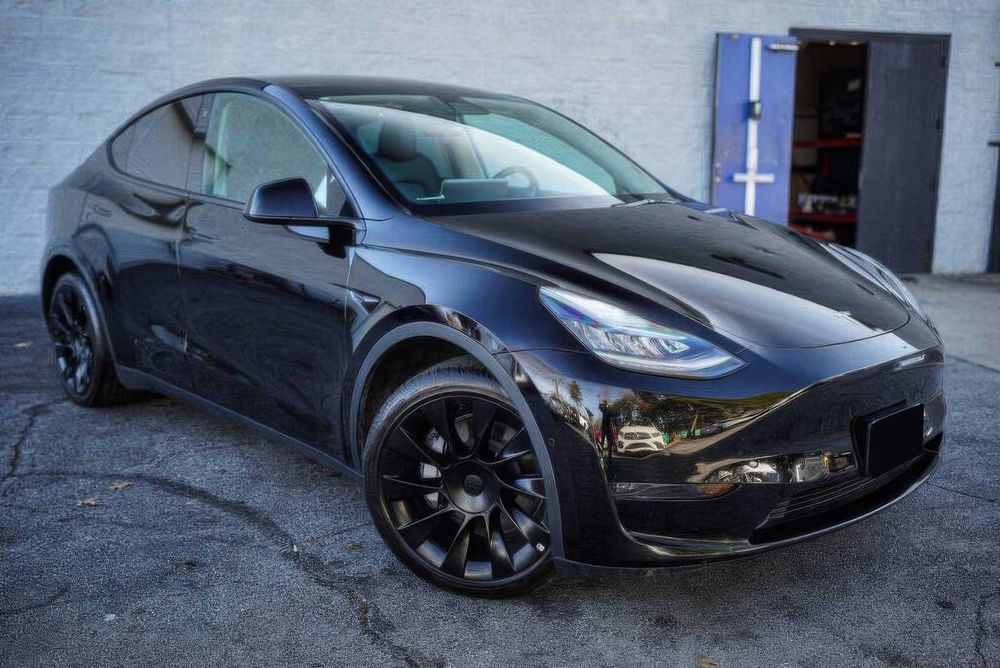 Tesla Model Y Long Range      2021