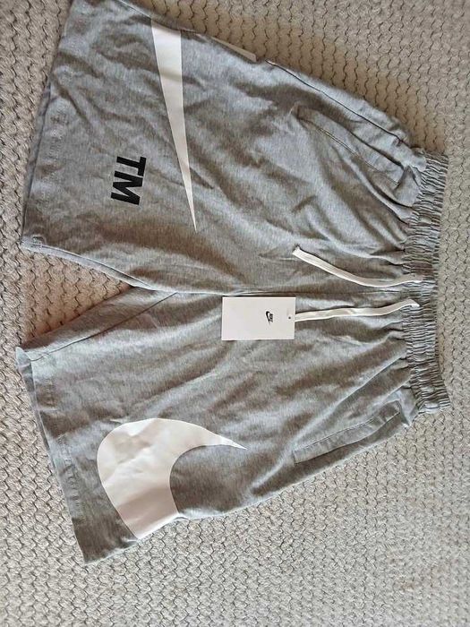 Spodenki NIKE, nowe z metkami