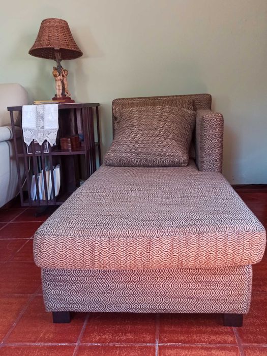 Chaise Longue com almofadas