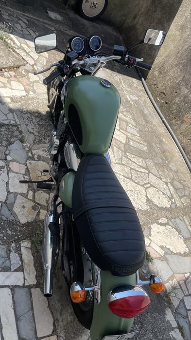 Triumph Thunderbird 900