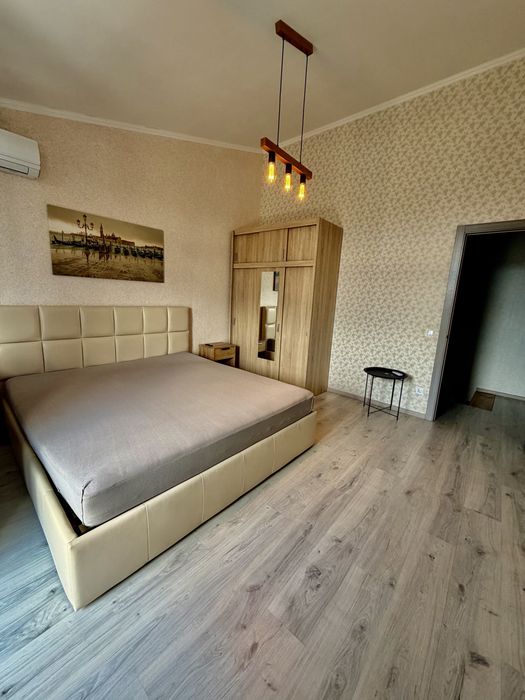 Продаж 3к , 2-х рівневої квартири в жк Кришталеві джерела.