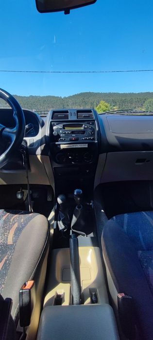 Nissan Terrano II - 7 lugares - Ano 2000
