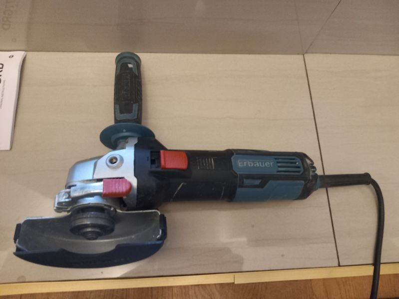 Szlifierka kątowa Erbauer 750 W 125 mm