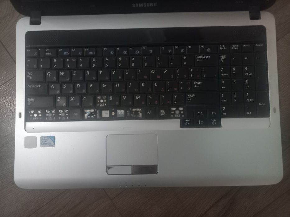 Ноутбук Samsung RV510 на запчастини чи під ремонт
