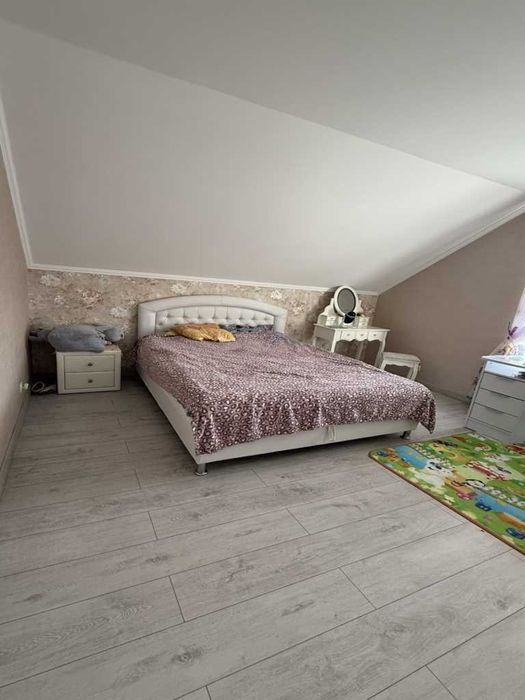 Продам сучасний двоповерховий будинок 180кв.м. з усіма комунікаціями