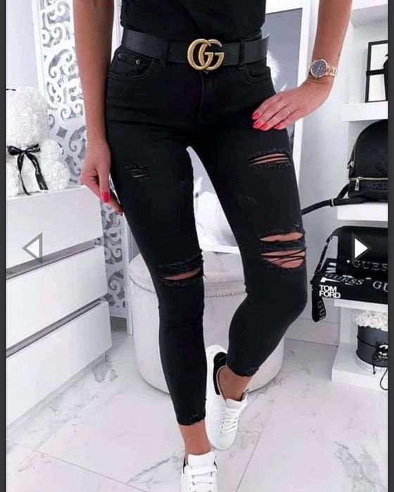 Jeansy czarne z dziurami