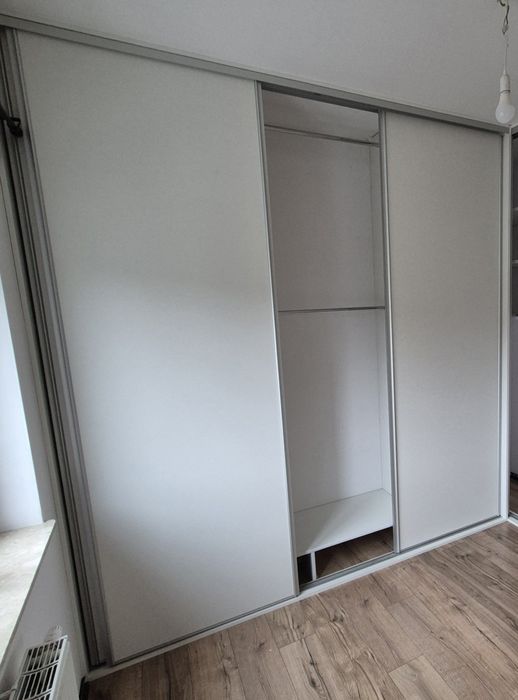 Szafa w zabudowie szer. 2,59m x wys. 2,75m x gł. 0,6m biała