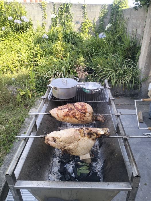 Pernas de Porco no Espeto | Casamentos, Festas e Eventos