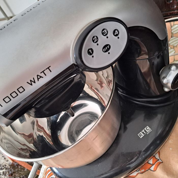 Кухонний комбайн- міксер