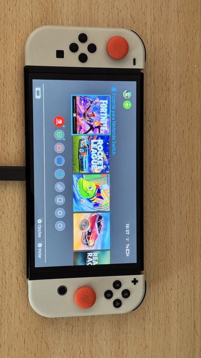 Nintendo Switch OLED Branca + Acessórios • Excelente Estado