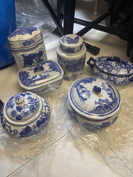 Caixas decorarivas em esmalte azul e porcelana