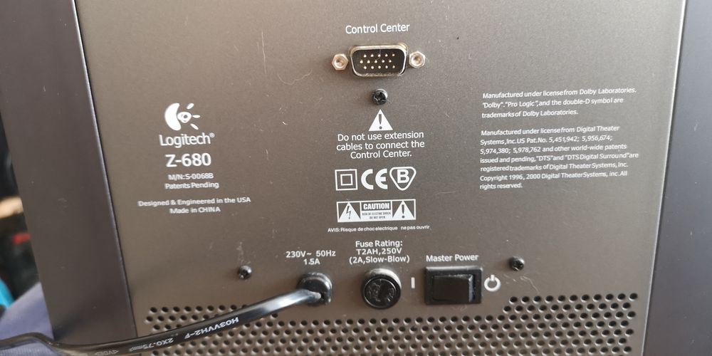 Logitech Z680, 5.1 com subwoofer ativo e 5 satellites