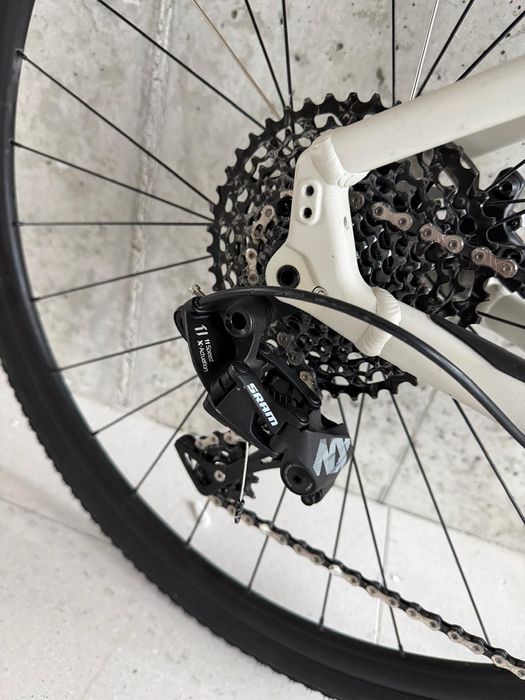 Specialized Sirrus X 4.0 z amortyzatorem Future Shock -rozmiar M 
cena 4600