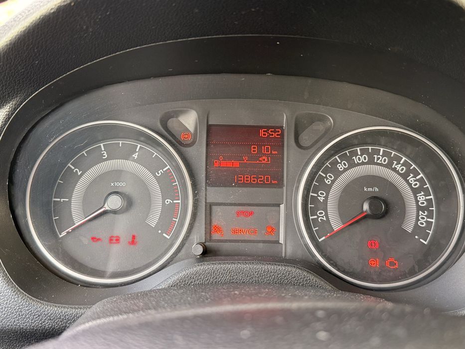 Продам Пежо 301