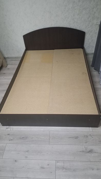 Кровать двоспальна