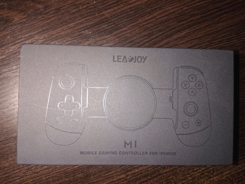 Мобільний ігровий контролер LeadJoy M1 для iPhone з роз'ємом Lightning