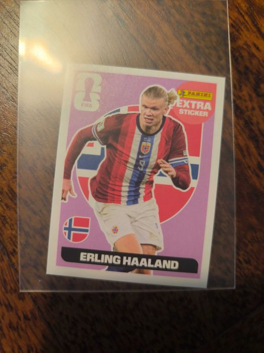 Haaland Extra Sticker Roxo - Panini Mundial 2026