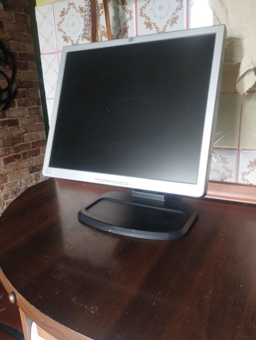 Монитор б.у  рабочий