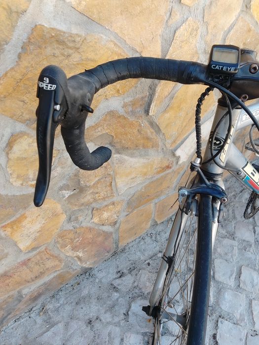 Bicleta de estrada BH