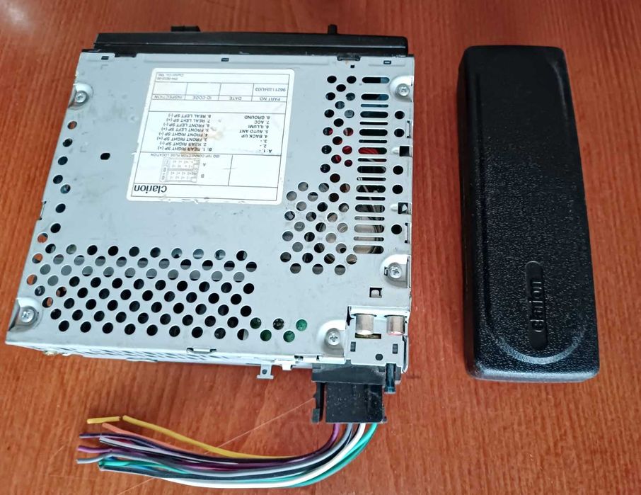 Автомагнитола Clarion