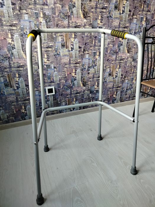 Ходунки для пересування