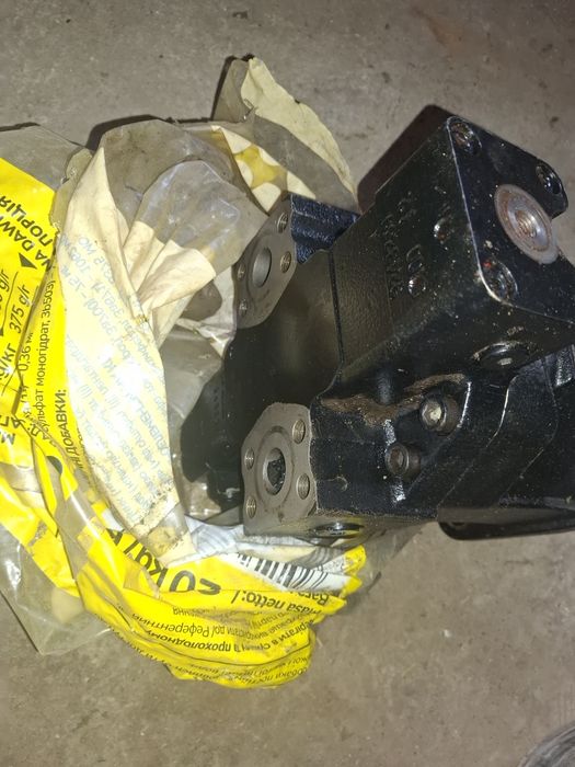 Silnik hydrauliczny hydromotor REXROTH A6VM107 ładowarka  łącznik pomp