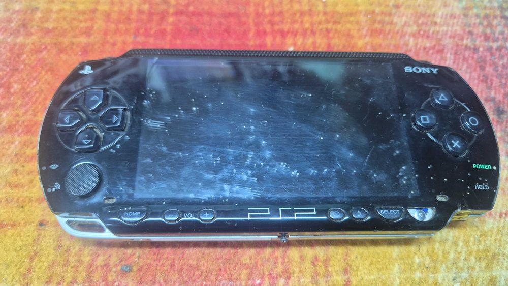 Konsola PSP-1004  na części