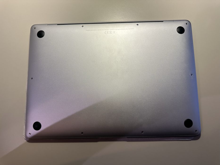 MacBook Air i3 13,3 8GB RAM 256GB SSD