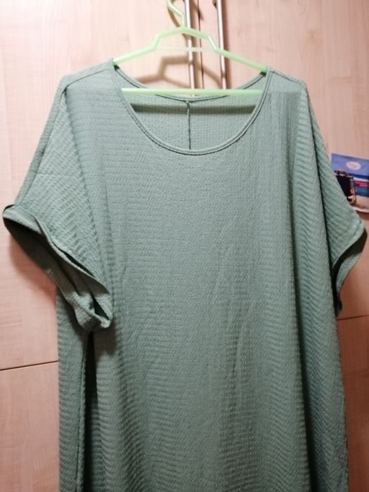 Miętowa sukienka, rozmiar 3 XL.