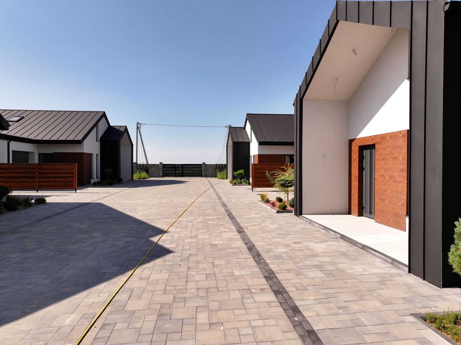 Продам вишуканий будинок із другим світлом! Гараж! 5 сотих землі 140м2