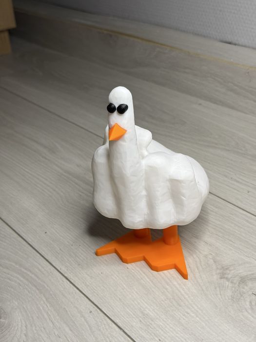 Figurka Kaczki Środkowego Palca
