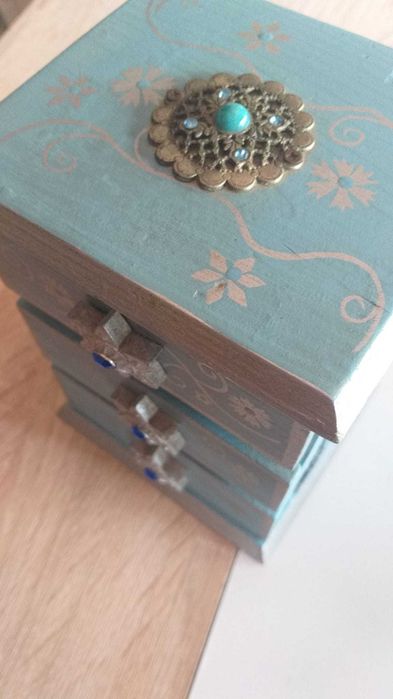 Pequeno guarda joias - móvel, com 3 gavetas [antigo] // TROCA