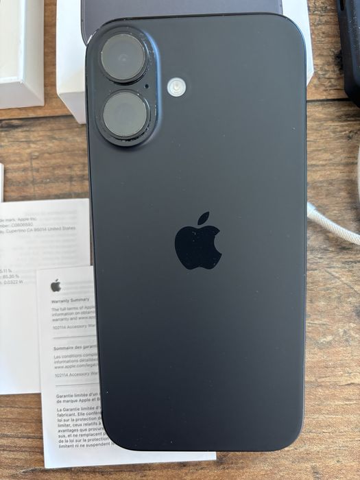IPhone 16 preto como novo